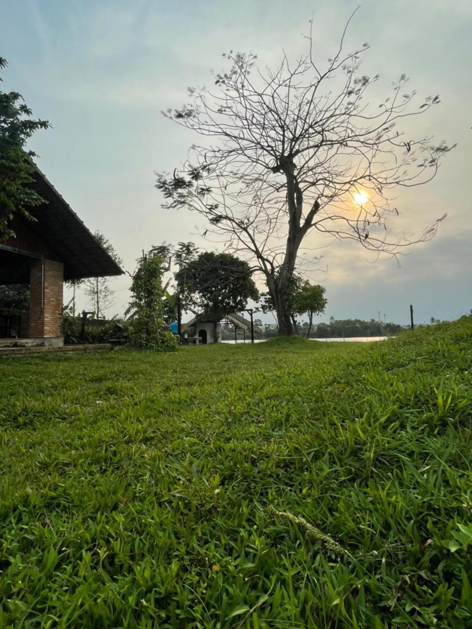 La Y Riverview Hue Buitenkant foto